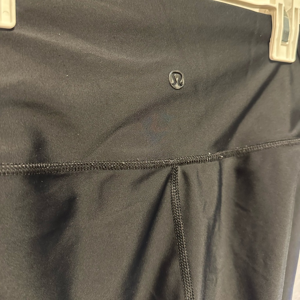 Shiny Black LuLulemon Leggings - Picture 2 of 2